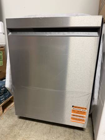 New kitchen Aid 24” Front Control Built-In Tall Tub Dishwasher in PrintShield  1