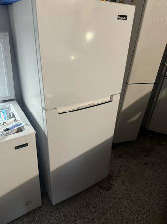 Refrigerator 1