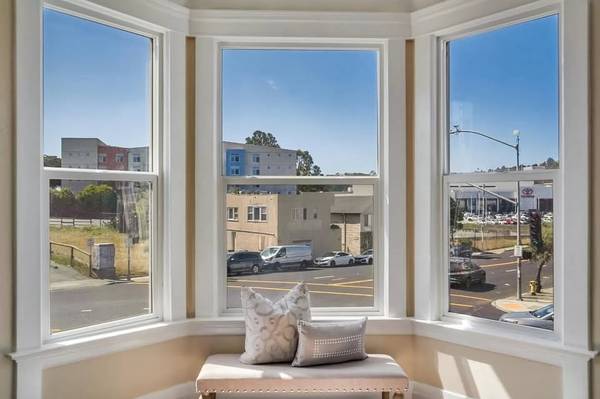 $1,000 / 1br - 156ft2 - Upstairs Room in Daly City near Bart Station ... (daly city)64011321939587120