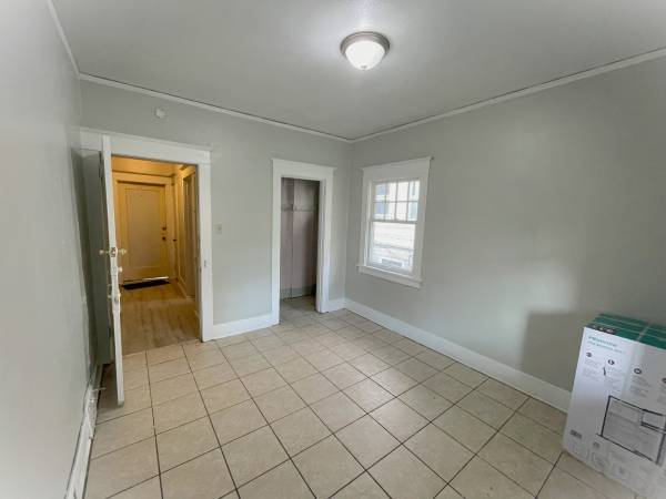 $700 / 1br - 110ft2 - 4047 4 Clean and Cozy Room for Rent (Seattle)63850641405571124