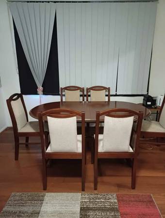 Solid Wood Dining Table + 6 Upholstered Chairs - Extendable Oval - Excellent Con 1