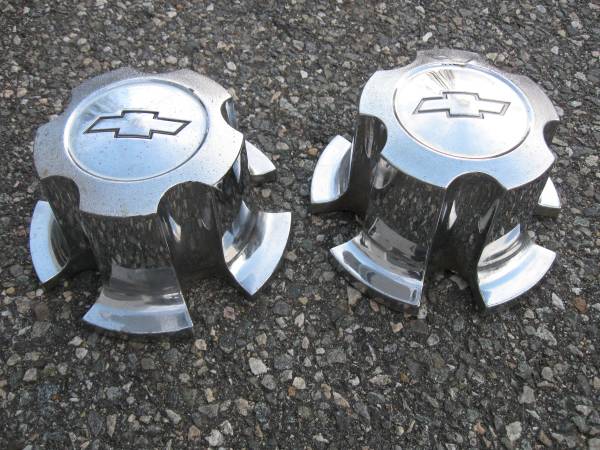 2 Chevy Camaro / Nova / Chevelle center caps 1