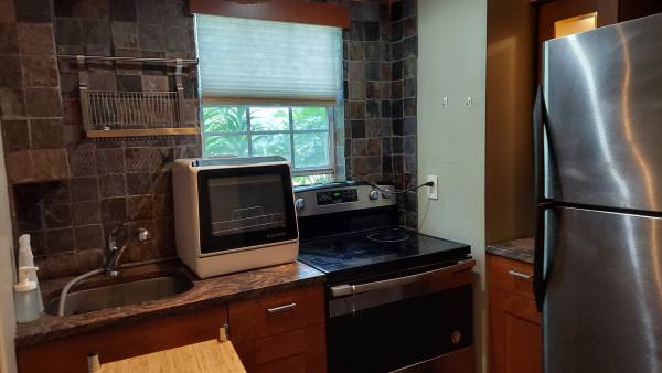 $1,100 / 1br - BEST PRICE + AWESOME LOCATION (GERMANTOWN)64040028583041120