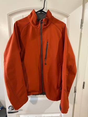 Kirkland Jacket / Men's Medium -   Very Similar to North Face Apex 1