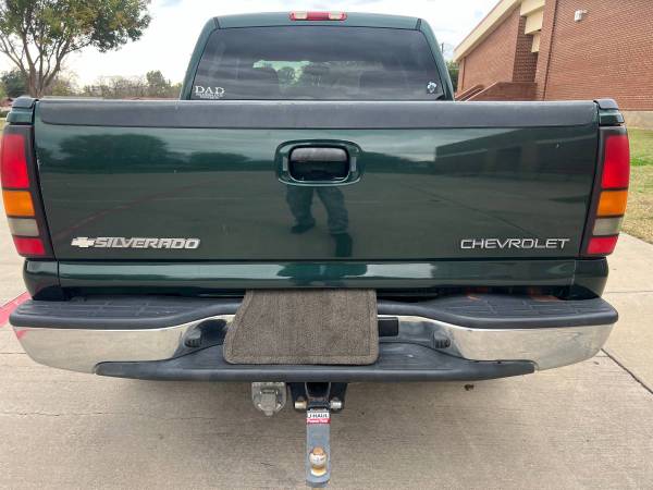 2000-2006 Chevy Silverado Tailgate 1
