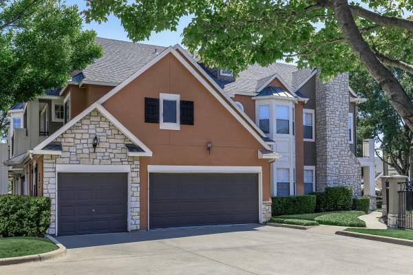 $1,922 / 2br - 1305ft2 - Meticulously Groomed Community + Plano ISD + 2 Car Garage (Dallas)63936221685122121