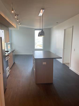 $2,778 / 1br - 708ft2 - Enjoy Water Views from Stunning North Facing 1x1 - #1613 (Belltown/SLU - Offering Up To 6 Weeks Free)63929430144771122