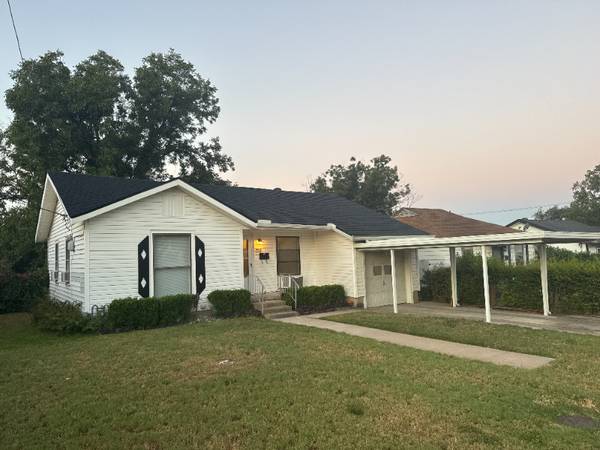 $1250.00 / 2br - 900ft2 - EN REMODELACIÓN - Hermosa casa de 2 dormitorios y 1 baño con hermosos jardines63806837109891121