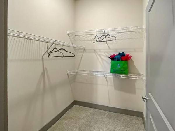 $1.400 / 1 dormitorio - 804 pies cuadrados - Lavavajillas, soportes para bicicletas, centro de negocios con estaciones de trabajo informáticas (Kyle, Texas)63310799708931121