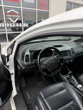 2017 KIA FORTE5 EX - $10,445 (+ Posh Motors LLC)63616443856515123