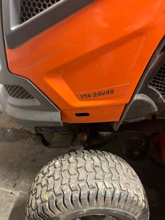 Husqvarna YTA24V48 Riding Mower 1
