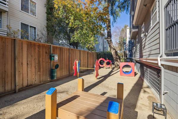 $3,098 / 1br - 693ft2 - Walk-In Closets, Fitness Center, Onsite Management (sunnyvale)63938498584195123