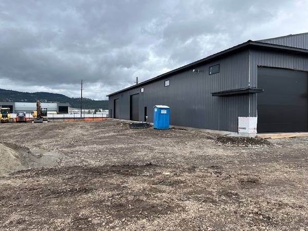 $9,000 / 8300ft2 - Industrial Mixed Use Building NEW 8300' (Spokane Valley)63969875057795124