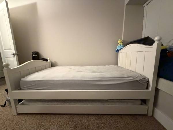 White Solid Wood Twin Bed w Trundle 1