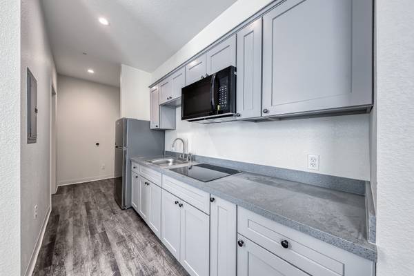 $1,000 📦 Ready to Move? New Studio Apartments Available Now!63859501137155121