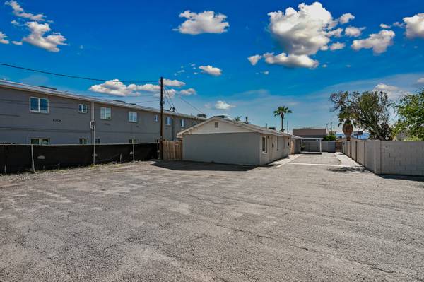 $995 / 1br - 700ft2 - 2142 E Taylor ST #7 (Phoenix)64024996465025121