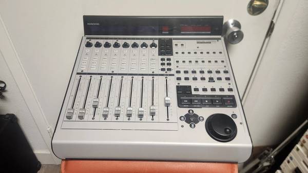 4 Units- Mackie Control Universal Pro DAW Control Surfaces & Extender 1