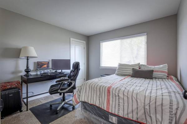 $900 / 1br - **Room for Rent in North Highlands, CA – Available Nov !** (Sacramento)63900567601795120