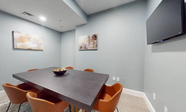 $2,194 / 1br - 715ft2 - Our B floor plan has an open layout with a built in home office. (Foxborough)63856447255041121