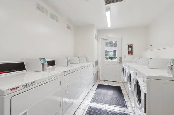 $2,826 / 2br - 921ft2 - Cable Ready, 2B/1B, in Fremont CA (alameda)63672010975235124