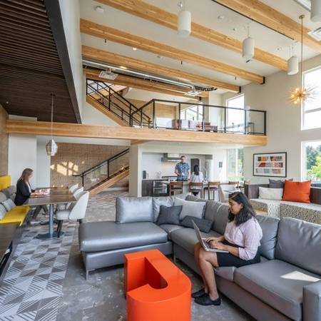 $2,496 / 1br - 739ft2 - Top Floor, Bright and Spacious One Bedroom Home Available Now (Bothell, Downtown Bothell, Kenmore, Woodinville, Juanita)64031308548993123
