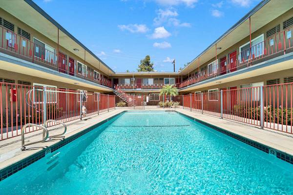 Studio, Offer online virtual tours, Situated in Pomona! 1