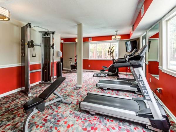 $1,830 / 2br - 1217ft2 - Private Patio / Balcony, Garage Parking, Window Coverings (14030 Chestnut Dr, Eden Prairie, MN)64048423086465124