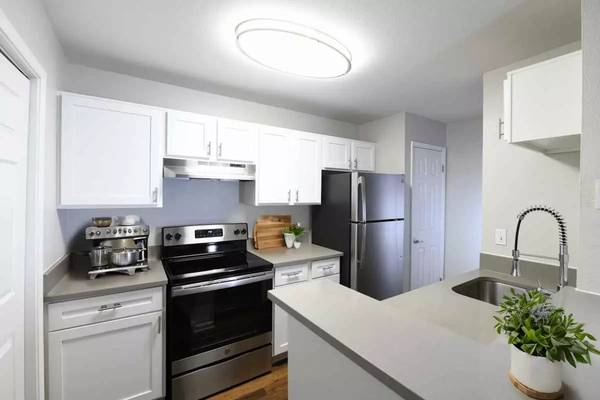 $1,512 / 1br - 687ft2 - 1 bed 1 bath ready to view now! Visit our community today! (Beaverton - Beaverton Farmers' Market)63672654546305123