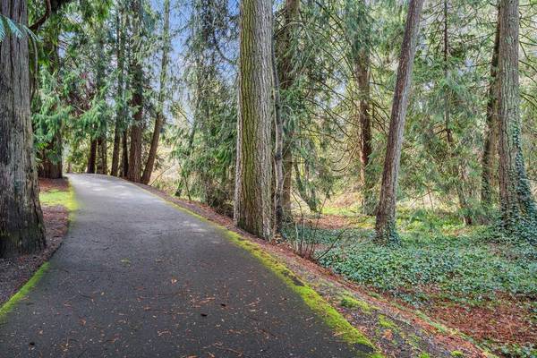 $2,255 / 3br - 1357ft2 - Fitness Center featuring Aktiv Xponential+ Equipment, Playground63831535486211122