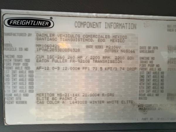 2011 Freightliner M2 106 w - Photo 14