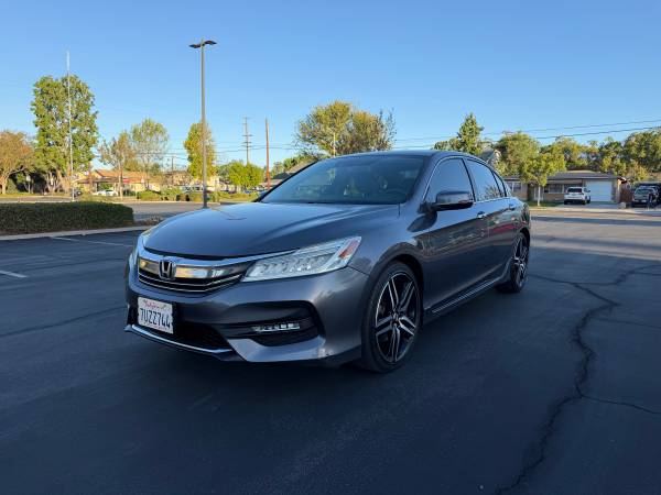1 Owner super clean 2016 Honda Accord Touring Sedan Auto 1