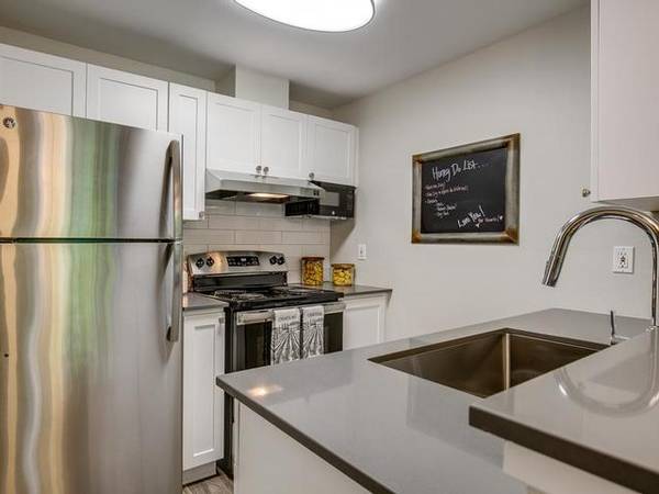 $1,734 / 1br - 803ft2 - Cable Ready, Built-In Microwave, Garages Available, Spa (Lacey)63850637654147124