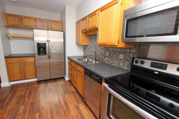 $2,499 / 3br - Gorgeous 3BR/1.5BA w/ Hardwood Floors & Sunny Windows 🌞✨ (Squirrel Hill, Pittsburgh)64013532270337124