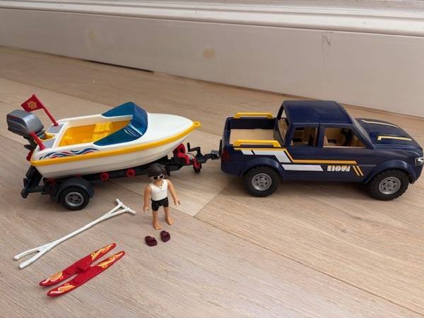 Playmobil pickup and boat 1