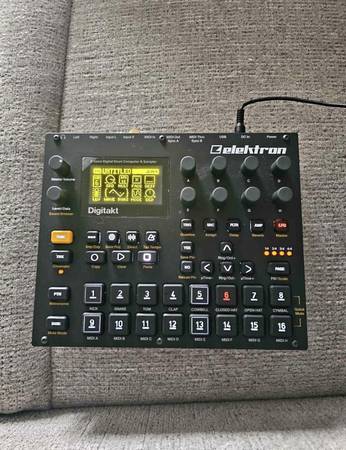 Elektron Digitakt with accessories and Box. 1