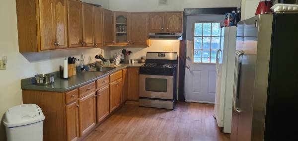 $1,100 Very Large Room w/ Private Bathroom in Huge Victorian Era Home (Poughkeepsie)64035737117441121