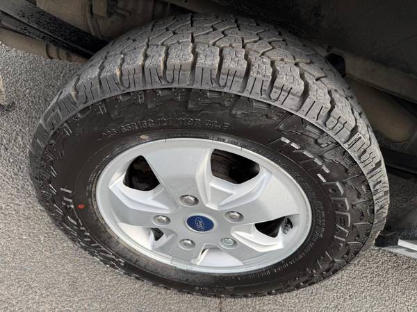 2018 Ford Transit 250 - Photo 9