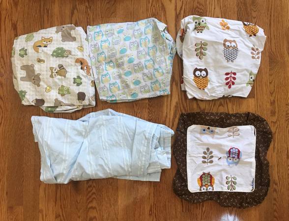 Set of 3 Crib Bed Sheets + Crib Skit 1