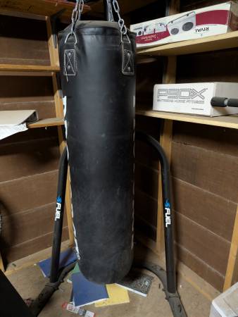Heavy bag and stand ++ 1