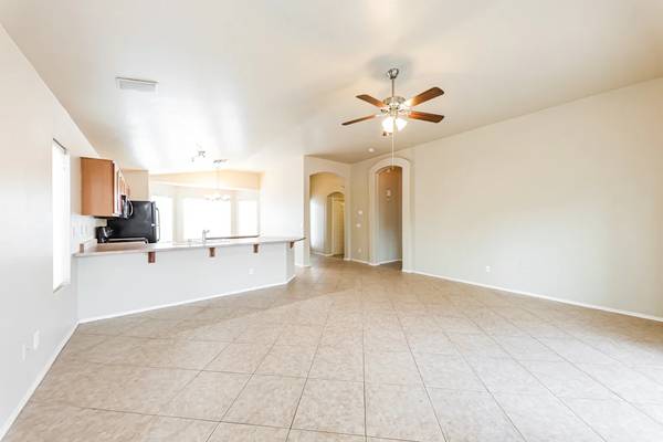 $1,000 / 3br - 1366ft2 - Single Family Home (Phoenix)64024996200579122