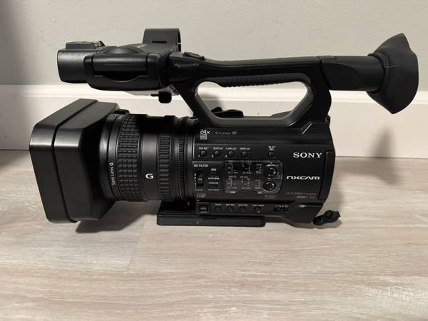 SONY HXR-NX100 業務用 SONY HXR-NX100 業務用ビデオカメラ 920時間 中古販売いたします