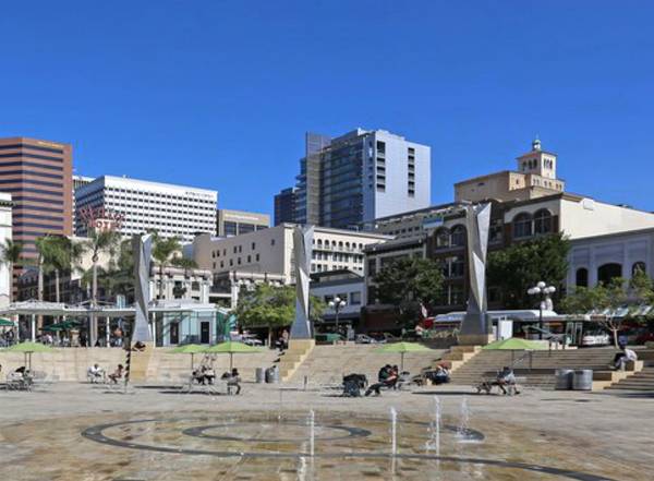 $2,395 / 1br - Urban Lover's Dream, Pet Friendly + FREE MONTH! CALL - 1 Bed (Gaslamp Quarter / Downtown)64037218358787121