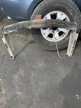 2000 Toyota 4Runner Rear Bumper Enforcement  $100 1