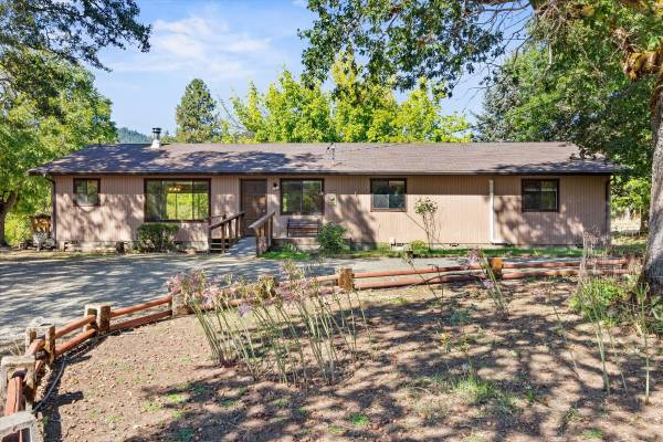 $625,000 / 3br - 2040ft2 - House For Sale| 3beds, 1 bath (Grants Pass)64318774147843120