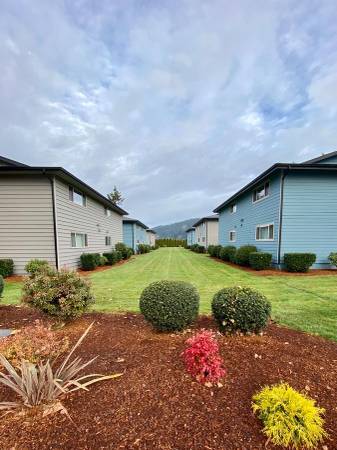 $1,675 / 1br - 740ft2 - Dishwasher, Bright and Airy 1 Bedroom, 1 Bathroom Second Floor Home (Sumner)63808084449793122
