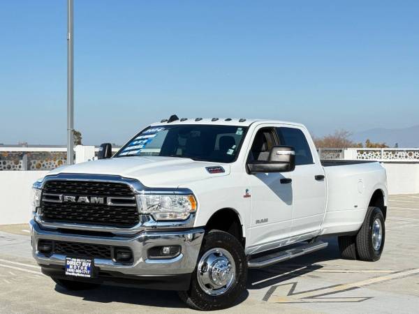 2024 RAM Big Horn 4dr - Photo 4