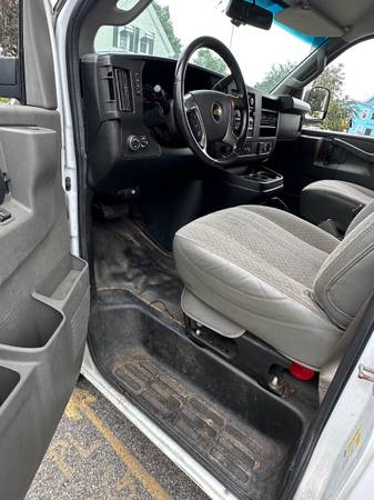 2019 Chevy Express 2500 series estantes y repisas 147 k listo para usar - $11,000 (10 min bridge)63623667472641122
