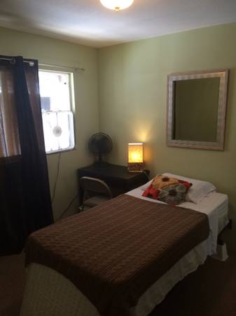 $850 / 5br - 175ft2 - Pvt rooms with twin beds. (Kapahulu)63686691031425122