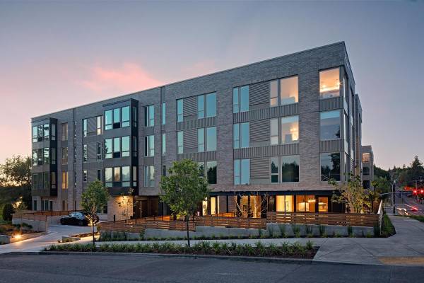 $1,709 / 1br - 722ft2 - 6 WEEKS FREE! Top Floor 1J *Sunset Views (Multnomah Village)63672547479937123