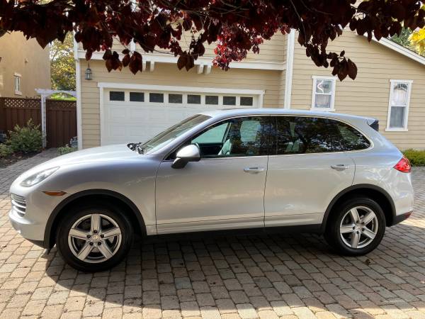 2011 Porsche Cayenne 1